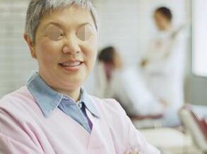 白癜风会给老人带来哪些危害